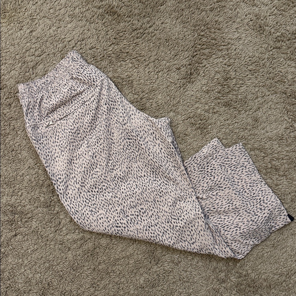 Lululemon Step Lively Dottie Dash Crops